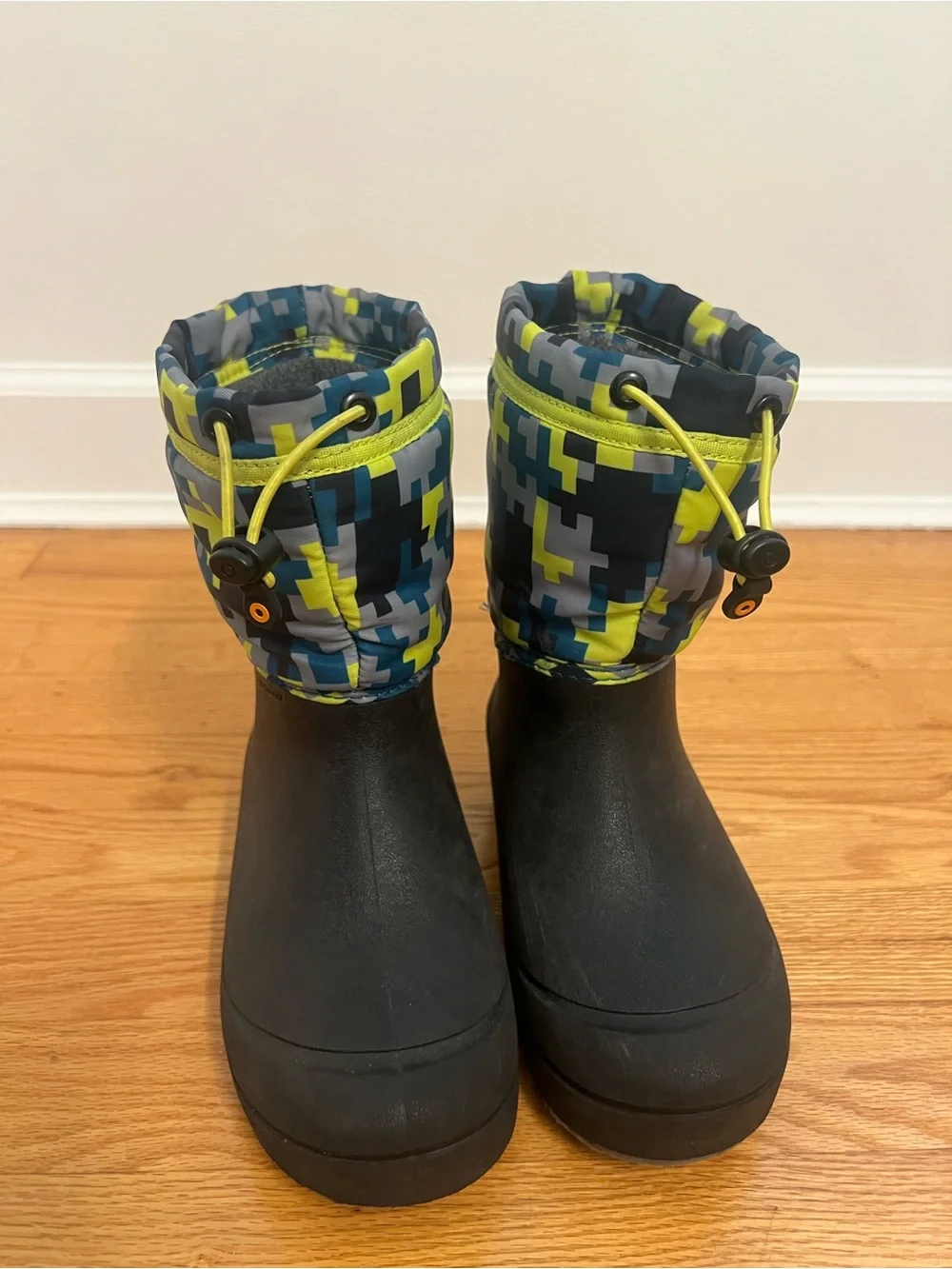 Bogs Kids Waterproof Winter Boots with Geo Print Cuff - Black and Neon Yellow
